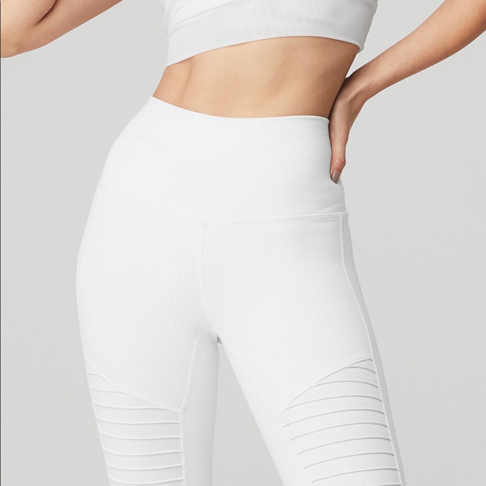 Alo High-Waist Moto Legging. White. Size Medium - Picture 8 of 10
